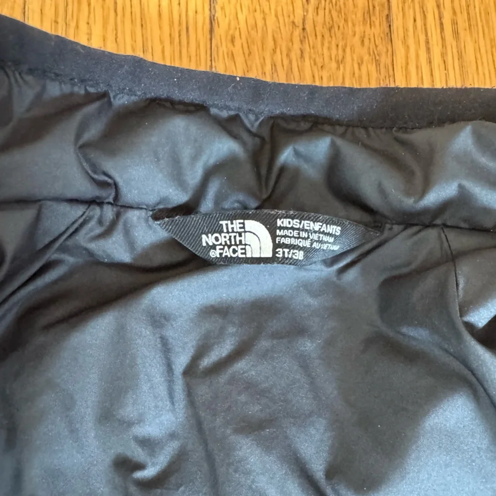 The North Face Kids Black Puffer Jacket - Picture 8 of 13